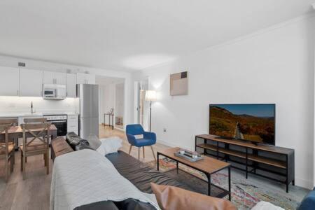 2Br 3Ba Ocean Front Condo On The Boardwalk Cozysuites アトランティックシティー エクステリア 写真