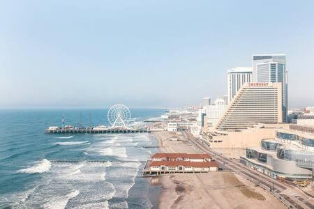 2Br 3Ba Ocean Front Condo On The Boardwalk Cozysuites アトランティックシティー エクステリア 写真
