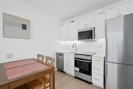 2Br 3Ba Ocean Front Condo On The Boardwalk Cozysuites アトランティックシティー エクステリア 写真